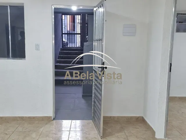 Casa 2 quartos e 1 banheiro, para alugar, no bairro Jaguaribe em Osasco