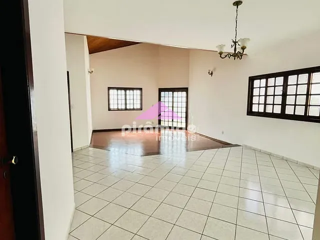 Casa 4 quartos e 3 banheiros, para alugar, no bairro Jardim das Colinas em São José dos Campos