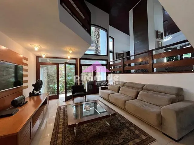 Casa com 570m² 4 quartos e 4 banheiros, à venda, no bairro Jardim Das Colinas em São José dos Campos