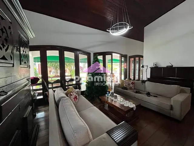 Casa com 570m² 4 quartos e 4 banheiros, à venda, no bairro Jardim Das Colinas em São José dos Campos