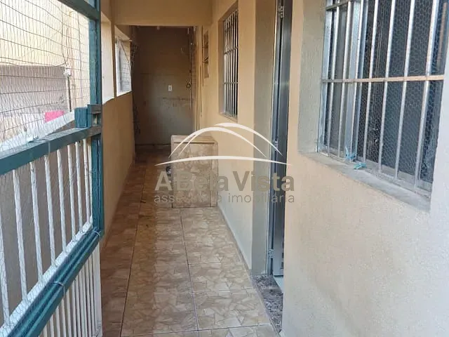 Casa com 300m² 1 quarto e 1 banheiro, para alugar, no bairro Bela Vista em Osasco