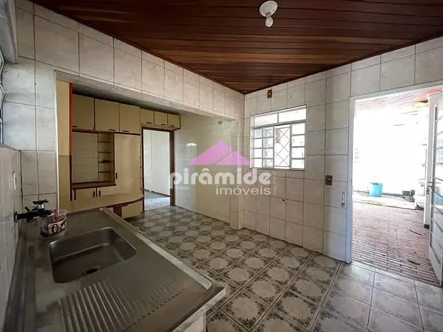 Casa com 215m² 3 quartos e 3 banheiros, à venda, no bairro Parque Industrial em São José dos Campos