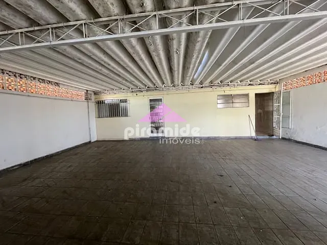 Casa com 215m² 3 quartos e 3 banheiros, à venda, no bairro Parque Industrial em São José dos Campos