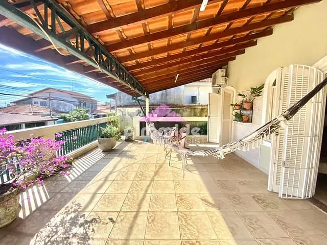 Casa com 250m² 4 quartos e 2 banheiros, à venda, no bairro Bosque dos Eucaliptos em São José dos Campos