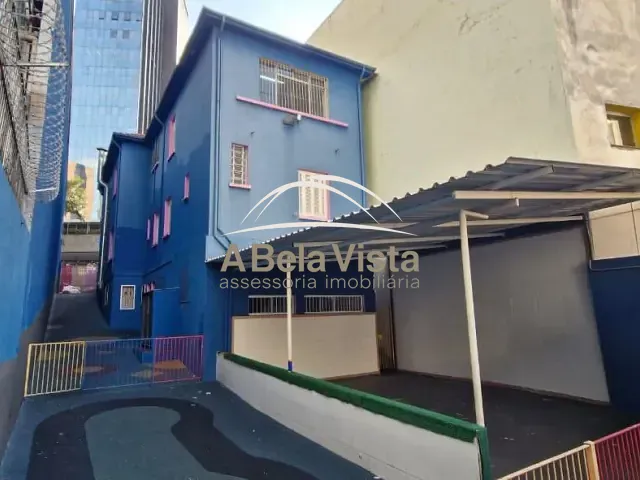 Casa com 408m², para alugar, no bairro Jardim Paulista em São Paulo