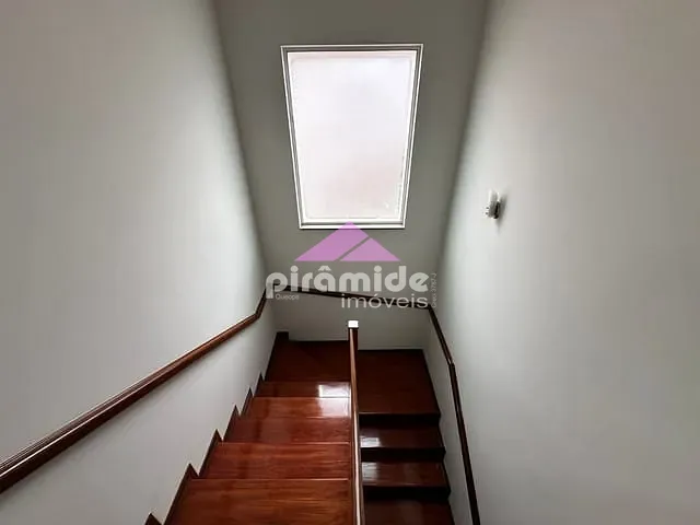 Casa com 360m² 4 quartos e 5 banheiros, para alugar, no bairro Urbanova em São José dos Campos