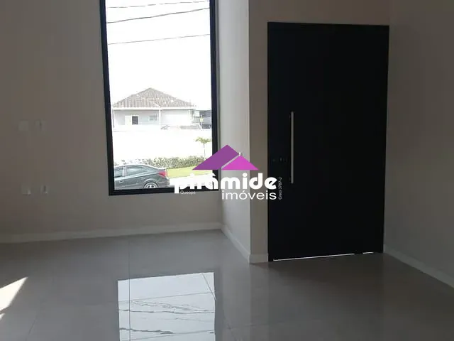 Casa com 300m² 3 quartos e 2 banheiros, à venda, no bairro Parque Residencial Nova Caçapava em Caçapava