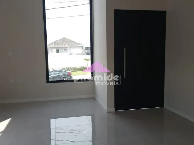 Casa com 300m² 3 quartos e 2 banheiros, à venda, no bairro Parque Residencial Nova Caçapava em Caçapava