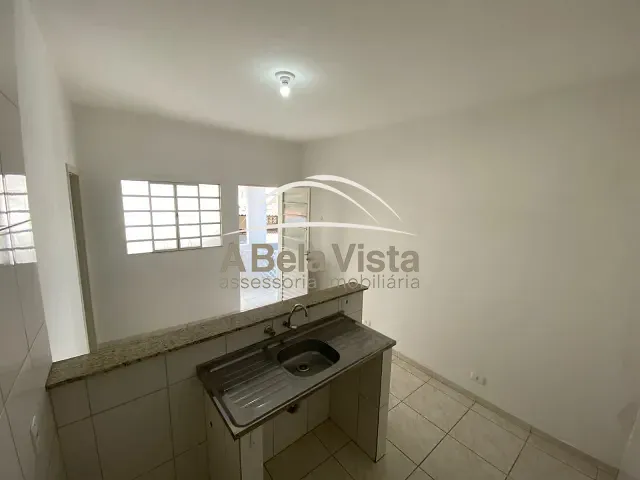 Casa 1 quarto e 2 banheiros, para alugar, no bairro Vila Osasco em Osasco