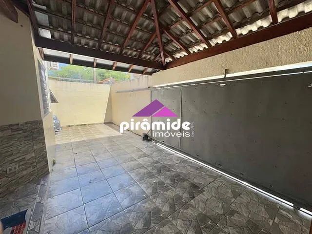Casa com 96m² 3 quartos e 2 banheiros, à venda, no bairro Parque Industrial em São José dos Campos