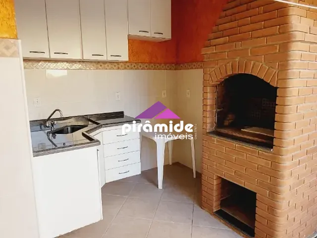 Casa com 300m² 3 quartos e 3 banheiros, à venda, no bairro Jardim Satélite em São José dos Campos