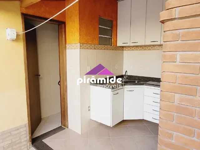 Casa com 300m² 3 quartos e 3 banheiros, à venda, no bairro Jardim Satélite em São José dos Campos