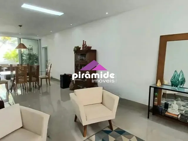 Casa com 450m² 3 quartos e 3 banheiros, à venda, no bairro Urbanova em São José dos Campos