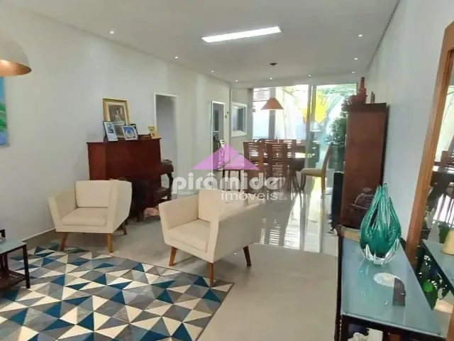 Casa com 450m² 3 quartos e 3 banheiros, à venda, no bairro Urbanova em São José dos Campos