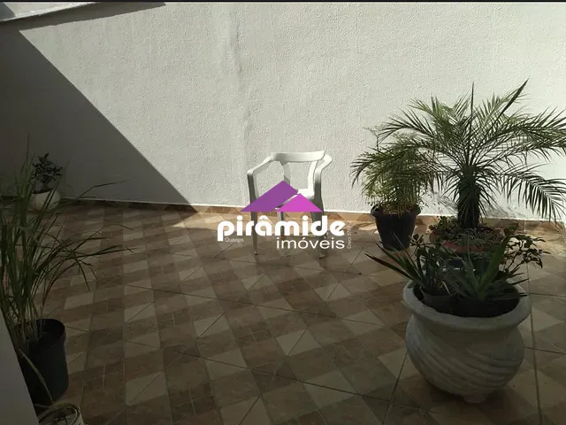 Casa com 200m² 3 quartos e 2 banheiros, à venda, no bairro Jardim Oriente em São José dos Campos