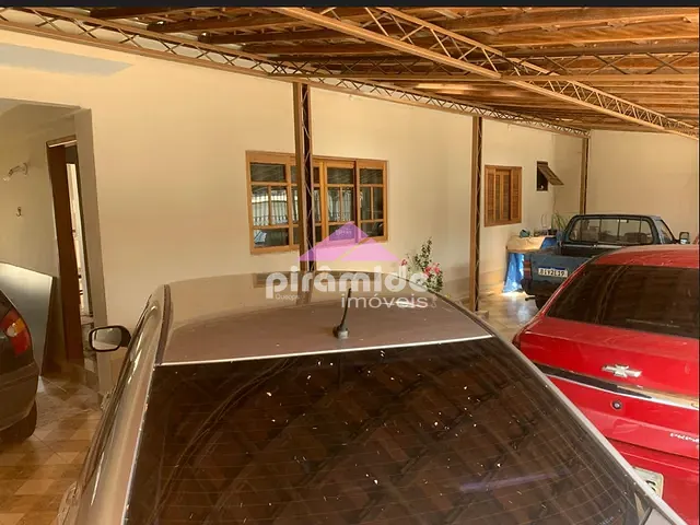Casa com 200m² 3 quartos e 2 banheiros, à venda, no bairro Jardim Oriente em São José dos Campos