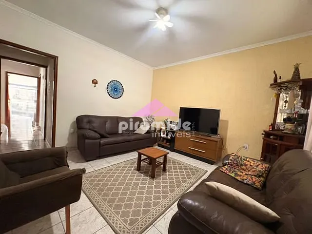 Casa com 300m² 3 quartos e 1 banheiro, à venda, no bairro Vila Industrial em São José dos Campos