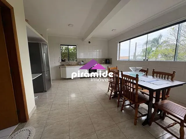 Casa com 1000m² 4 quartos e 4 banheiros, à venda, no bairro Condomínio Residencial Mirante do Vale em Jacareí