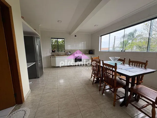 Casa com 1000m² 4 quartos e 4 banheiros, à venda, no bairro Condomínio Residencial Mirante do Vale em Jacareí