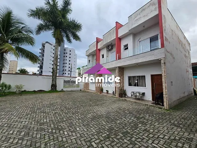 Casa com 116m² 2 quartos e 3 banheiros, para alugar, no bairro Aruan em Caraguatatuba