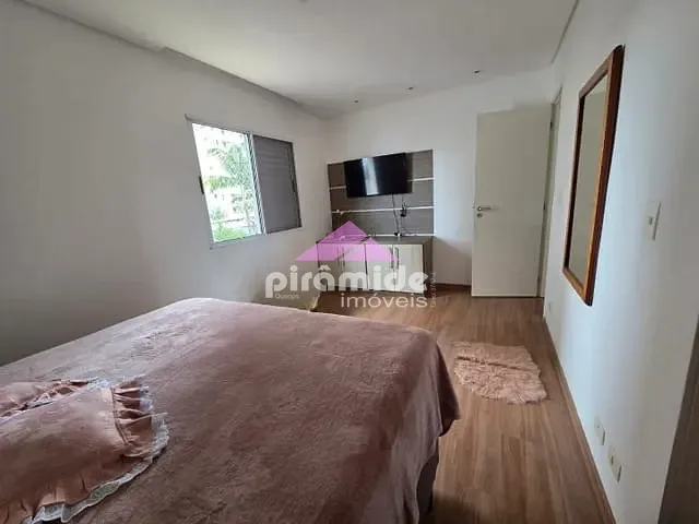Casa com 250m² 4 quartos e 2 banheiros, à venda, no bairro Loteamento Villa Branca em Jacareí