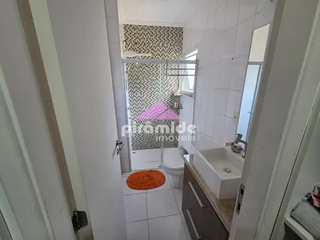 Casa com 250m² 4 quartos e 2 banheiros, à venda, no bairro Loteamento Villa Branca em Jacareí