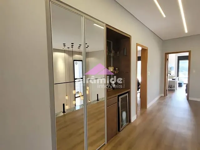 Casa 4 quartos e 5 banheiros, à venda, no bairro Jardim Aquarius em São José dos Campos