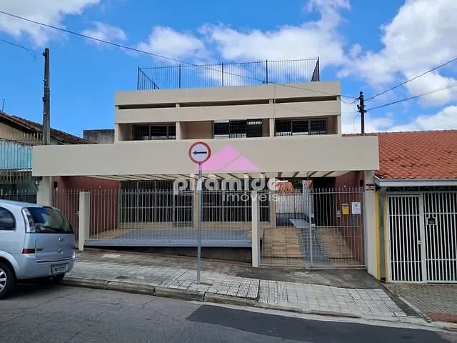 Casa com 251m² 3 quartos e 2 banheiros, à venda, no bairro Jardim Bela Vista em São José dos Campos