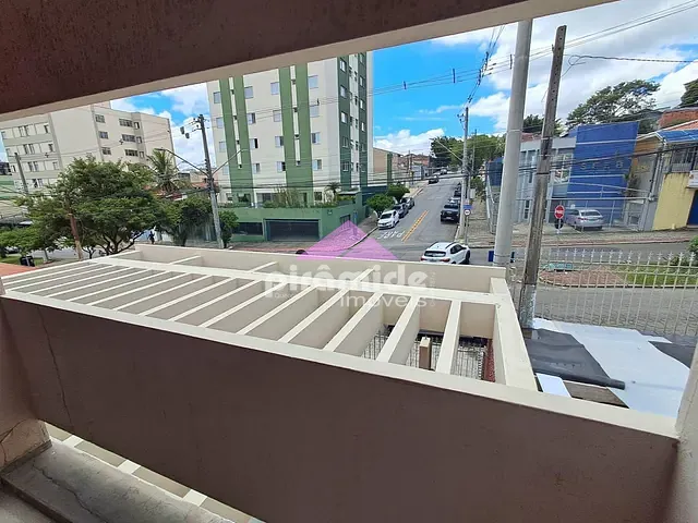 Casa com 251m² 3 quartos e 2 banheiros, à venda, no bairro Jardim Bela Vista em São José dos Campos