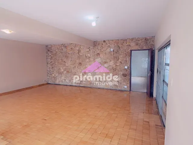 Casa com 251m² 3 quartos e 2 banheiros, à venda, no bairro Jardim Bela Vista em São José dos Campos
