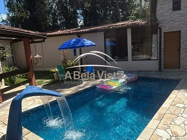 Casa com 373m² 5 quartos e 2 banheiros, à venda, no bairro Guaratuba em Bertioga