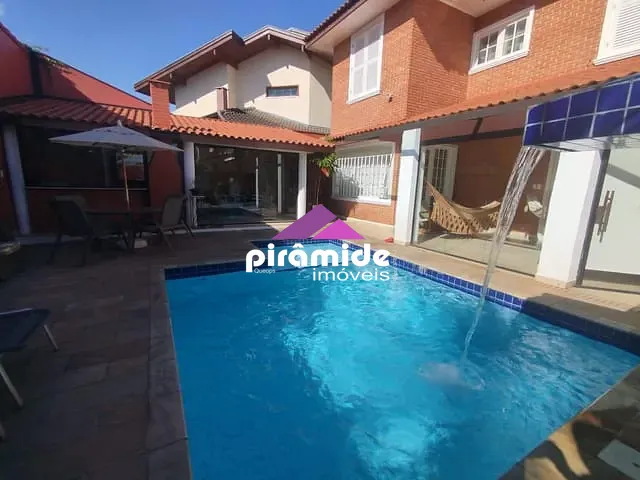 Casa 4 quartos e 6 banheiros, à venda, no bairro Jardim das Colinas em São José dos Campos