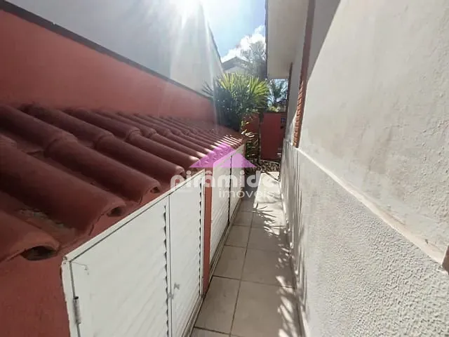 Casa 4 quartos e 6 banheiros, à venda, no bairro Jardim das Colinas em São José dos Campos
