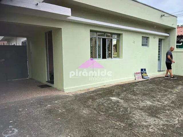 Casa com 250m² 3 quartos e 1 banheiro, à venda ou para alugar, no bairro Jardim Ismênia em São José dos Campos