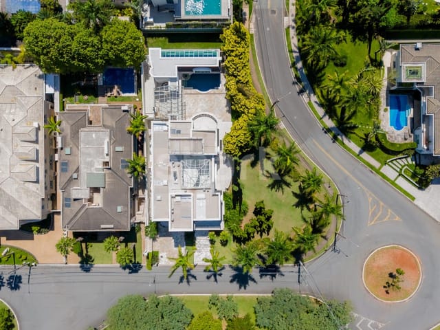 Casa com 1760m² 5 quartos e 8 banheiros, à venda, no bairro Tamboré em Santana de Parnaíba