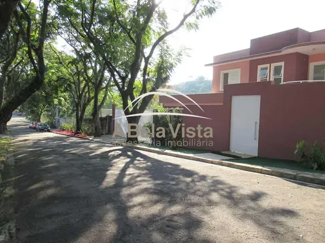 Casa com 1296m² 3 quartos e 7 banheiros, à venda, no bairro Chácara de La Rocca em Carapicuíba