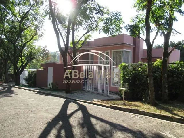 Casa com 1296m² 3 quartos e 7 banheiros, à venda, no bairro Chácara de La Rocca em Carapicuíba