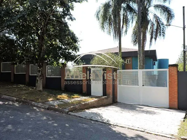 Casa com 2915m² 6 quartos e 8 banheiros, à venda, no bairro Vila Appia Antica em Carapicuíba