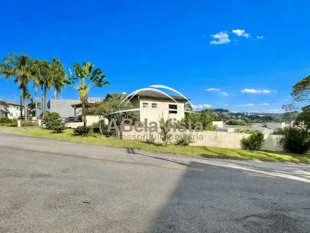 Casa com 500m² 3 quartos e 5 banheiros, à venda, no bairro Golf Gardens em Carapicuíba
