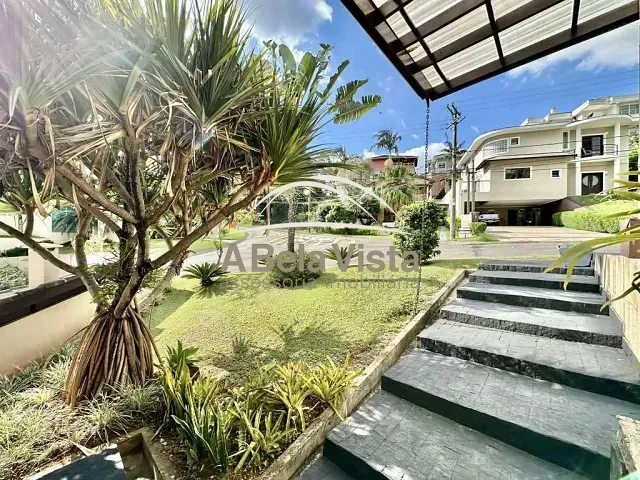 Casa com 500m² 3 quartos e 5 banheiros, à venda, no bairro Golf Gardens em Carapicuíba