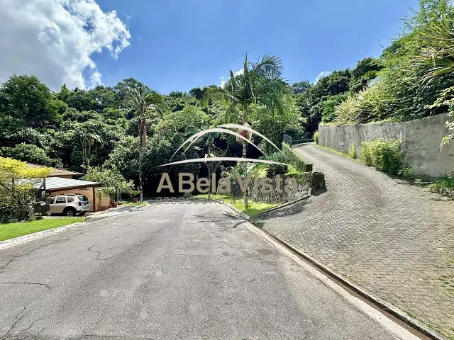 Casa com 1249m² 4 quartos e 6 banheiros, para alugar, no bairro Pousada dos Bandeirantes em Carapicuíba