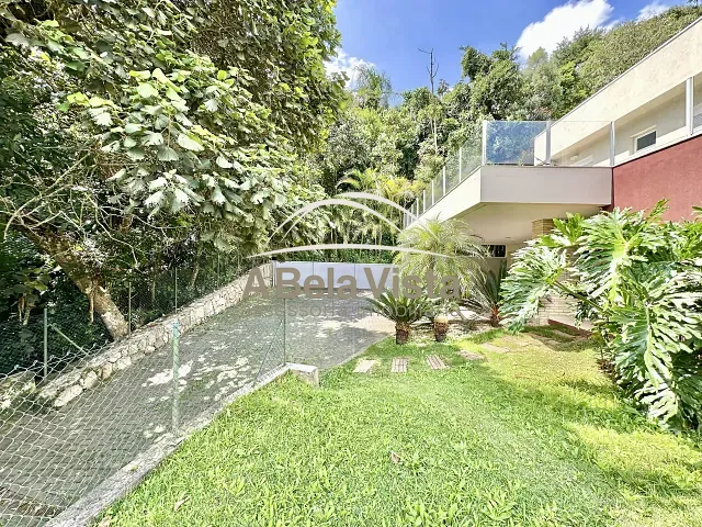 Casa com 1249m² 4 quartos e 6 banheiros, para alugar, no bairro Pousada dos Bandeirantes em Carapicuíba