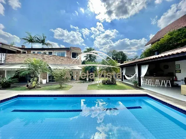 Casa com 1082m² 4 quartos e 7 banheiros, à venda, no bairro Recanto Impla em Carapicuíba