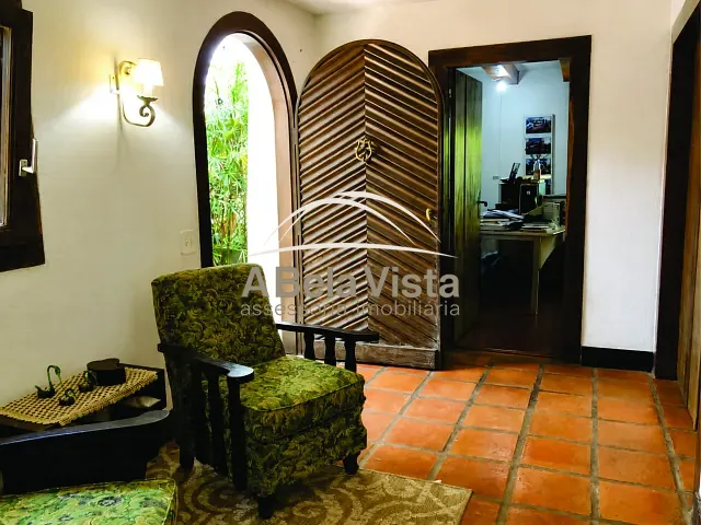 Casa com 2385m² 3 quartos e 6 banheiros, à venda, no bairro Chácara São João em Carapicuíba