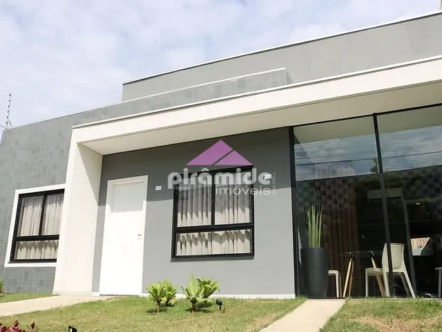Casa 3 quartos e 2 banheiros, à venda, no bairro Parque Califórnia em Jacareí