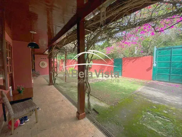 Casa com 1000m² 3 quartos e 5 banheiros, à venda, no bairro Chácara Vale do Rio Cotia em Carapicuíba