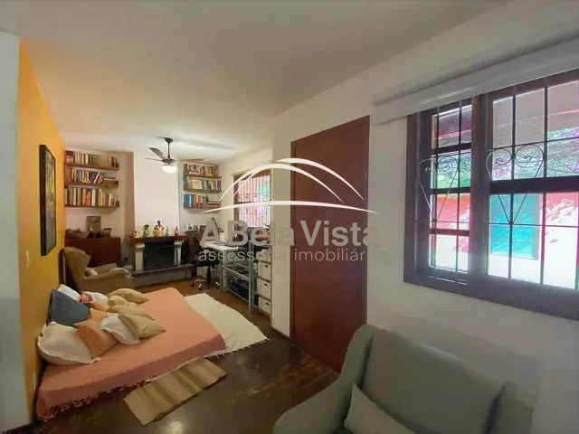 Casa com 1000m² 3 quartos e 5 banheiros, à venda, no bairro Chácara Vale do Rio Cotia em Carapicuíba