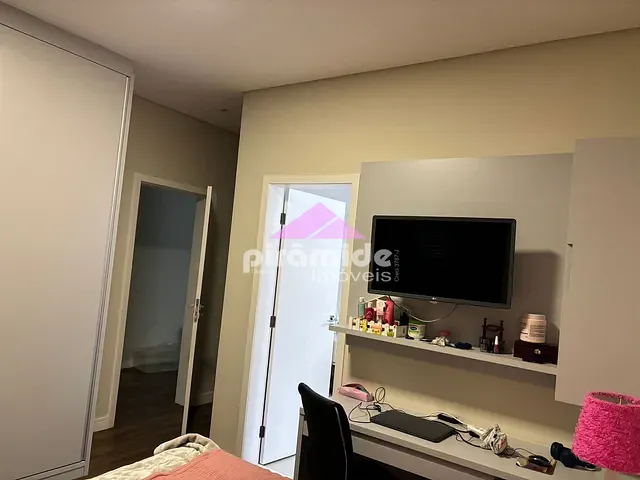 Casa 4 quartos e 1 banheiro, à venda, no bairro Urbanova em São José dos Campos