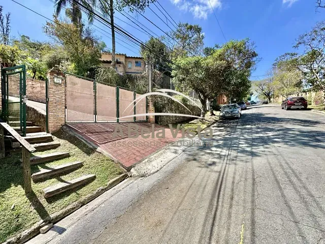 Casa com 1000m² 3 quartos e 5 banheiros, à venda, no bairro Palos Verdes em Carapicuíba