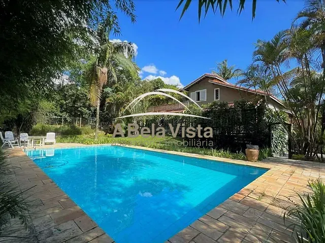 Casa com 2061m² 5 quartos e 6 banheiros, à venda, no bairro Chácara Granja Velha em Carapicuíba